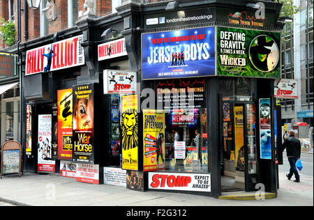 Londres, Angleterre, Royaume-Uni. London Theatre Bookings shop remise pour la vente des billets de théâtre à 188 Shaftesbury Avenue Banque D'Images