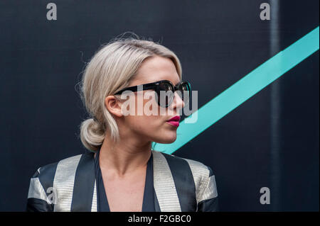 Londres, Royaume-Uni. 18 septembre 2015. Les membres du public de montrer leurs dernières street fashions comme la Semaine de la mode de Londres lance à sa nouvelle salle à Brewer Street Car Park à Soho. Crédit : Stephen Chung / Alamy Live News Banque D'Images