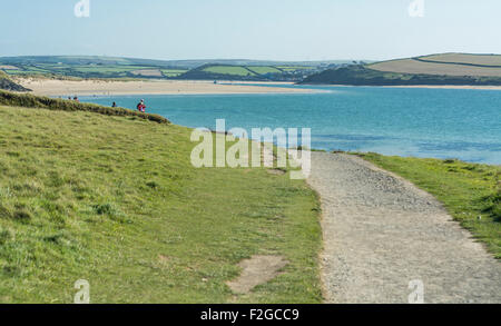 Vue de l'estuaire de Camel à vers Daymer Bay/rock, North Cornwall, UK. Prise le 6 septembre 2015 Banque D'Images