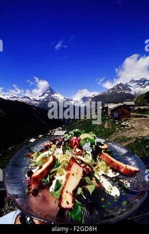 Restaurant de montagne affichage alimentaire. Zermatt. La Suisse. L'Europe Banque D'Images