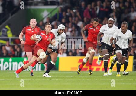 Twickenham, London, UK. 18 Sep, 2015. Coupe du Monde de Rugby. L'Angleterre contre les Fidji. L'aile de l'Angleterre Jonny peut se casse en champ ouvert. Credit : Action Plus Sport/Alamy Live News Banque D'Images