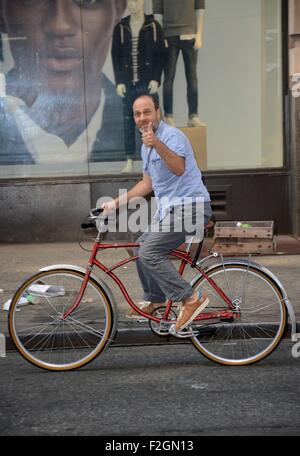 New York, NY, USA. 18 Sep, 2015. H. Jon Benjamin à HuffPost vivre dehors et environ pour la célébrité Candids - FRI, New York, NY Le 18 septembre 2015. © Derek Storm/Everett Collection/Alamy Live News Banque D'Images
