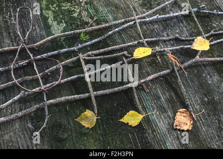 Des notes de musique la conception. Notes de musique en bois et les feuilles Banque D'Images