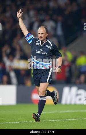 Londres, Royaume-Uni. 18 Sep, 2015. Coupe du Monde de Rugby. L'Angleterre contre les Fidji. Jaco Peyper arbitre. Credit : Action Plus Sport/Alamy Live News Banque D'Images