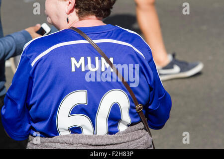 Stamford Bridge London,UK. 19 septembre 2015. Les supporters de football arrivent pour le début dans le coup d'envoi match derby de Londres entre Chelsea FC et Arsenal FC au stade de Stamford Bridge Crédit : amer ghazzal/Alamy Live News Banque D'Images