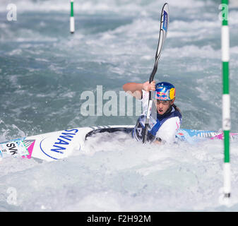 Lea Valley, London, UK. 19 Sep, 2015. Championnat du monde de slalom en canoë. Jour 4. K1, les femmes Viktoriia Dobrotvorska (UKR) au cours de l'Smi-Finals. Credit : Action Plus Sport/Alamy Live News Banque D'Images