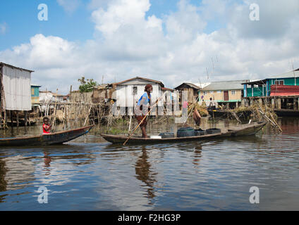 Le Bénin, en Afrique de l'Ouest, Ganvié, village sur pilotis sur le Lac Nokoué Banque D'Images