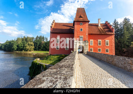 Château de Cervena Lhota Monument aux eaux rouges, Bohême du Sud paysage de la République tchèque Banque D'Images