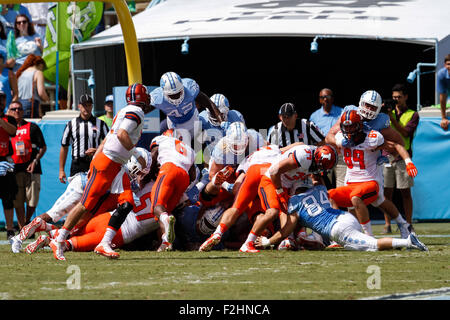 Chapel Hill, NC, USA. 19 Sep, 2015. NCAA football se rencontreront entre les combats Illini de l'Illinois et le North Carolina Tarheels à Kenan Memorial Stadium à Chapel Hill, NC. Scott Kinser/CSM/Alamy Live News Banque D'Images