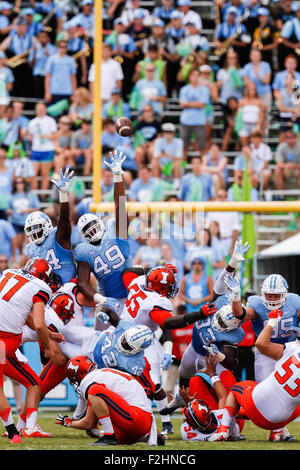 Chapel Hill, NC, USA. 19 Sep, 2015. NCAA football se rencontreront entre les combats Illini de l'Illinois et le North Carolina Tarheels à Kenan Memorial Stadium à Chapel Hill, NC. Scott Kinser/CSM/Alamy Live News Banque D'Images