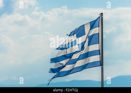 Drapeau de la Grèce en lambeaux Banque D'Images