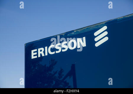 Un logo affiche à l'extérieur d'un établissement occupé par Ericsson à Plano, Texas le 12 septembre 2015. Banque D'Images