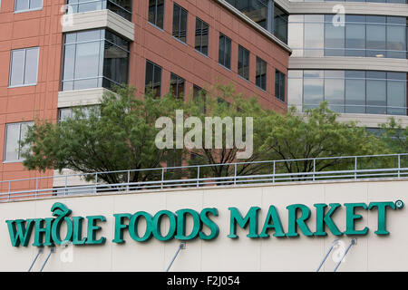 Un logo affiche à l'extérieur de l'administration centrale et un magasin de Whole Foods Market Inc., à Austin, Texas, le 11 septembre 2015. Banque D'Images