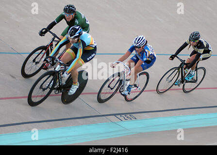 Colorado Springs, Colorado, États-Unis. 19 Sep, 2015. Women's course scratch finale au cours de l'USA Cycling Collegiate Voie Championnats Nationaux, United States Olympic Training Center vélodrome, Colorado Springs, Colorado. Credit : csm/Alamy Live News Banque D'Images