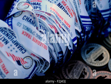 Colorado Springs, Colorado, États-Unis. 19 Sep, 2015. Médailles de championnat lors de la USA Cycling Collegiate Voie Championnats Nationaux, United States Olympic Training Center vélodrome, Colorado Springs, Colorado. Credit : csm/Alamy Live News Banque D'Images