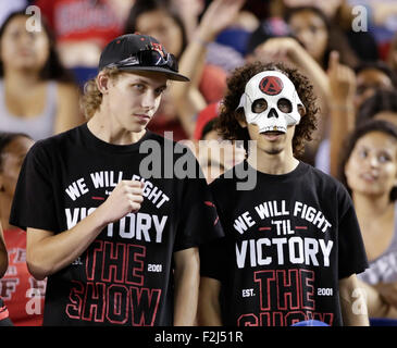 San Diego, CA. 19 Sep, 2015. San Diego State University fans au cours de l'Université d'Etat de San Diego Aztèques' accueil dans la perte des heures supplémentaires à l'Université de South Alabama Jaguars chez Qualcomm Stadium de San Diego, CA. Justin Cooper/CSM/Alamy Live News Banque D'Images