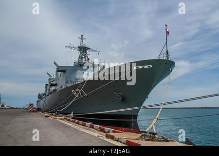 La frégate rapide ,FF battle ship a été montré pour les Thaïlandais et touristiques à visiter à Sattahip Naval Base Banque D'Images