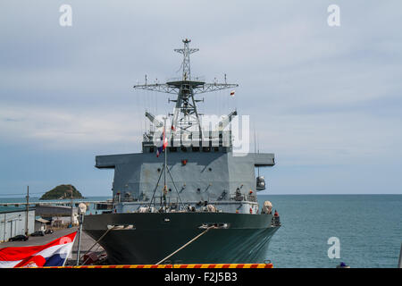 La frégate rapide ,FF battle ship a été montré pour les Thaïlandais et touristiques à visiter à Sattahip Naval Base Banque D'Images