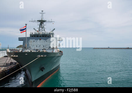 La frégate rapide ,FF battle ship a été montré pour les Thaïlandais et touristiques à visiter à Sattahip Naval Base Banque D'Images