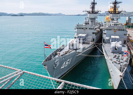 La frégate rapide ,FF battle ship a été montré pour les Thaïlandais et touristiques à visiter à Sattahip Naval Base Banque D'Images