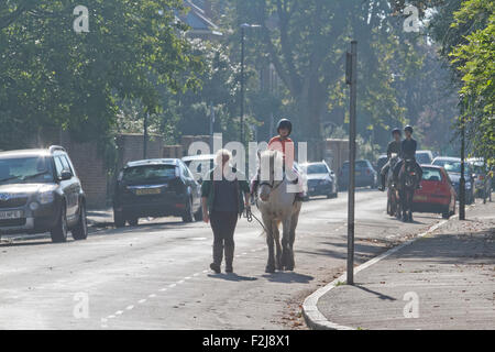 Wimbledon London,UK. 20 septembre 2015. Les cavaliers sur une journée ensoleillée d'automne sur Wimbledon Common Crédit : amer ghazzal/Alamy Live News Banque D'Images