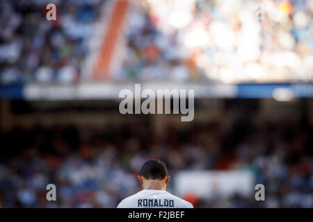 Madrid, Espagne. 19 Septembre, 2015.Le Real Madrid Cristiano Ronaldo, le portugais de l'avant au cours de la Ligue espagnole 2015/16 match entre le Real Madrid et Grenade, à Santiago Bernabeu à Madrid le 19 septembre 2015. Guillermo Martinez/Alamy Live News Banque D'Images