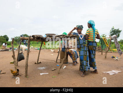 Le Bénin, en Afrique de l'Ouest, Taneka-Koko, tribu fulani peui enfants dans un village Banque D'Images