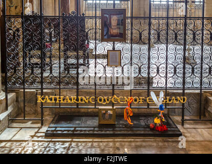 Tombe de Katharine d'Aragon (Catherine d'Aragon), première épouse du Roi Henry VIII, la cathédrale de Peterborough, à Peterborough, Royaume-Uni Banque D'Images