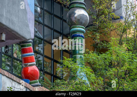 Façade colorée de maison Hundertwasser, Hundertwasserhaus, immeuble, Vienne, Autriche, Europe Banque D'Images