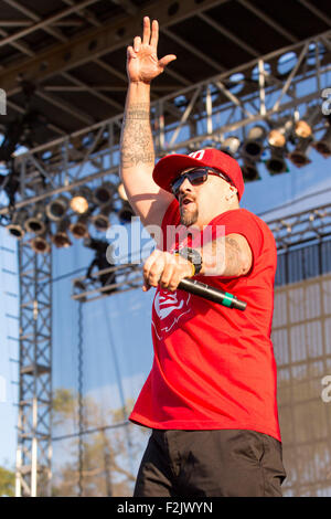 Chicago, Illinois, USA. 13 Sep, 2015. Le rappeur B-REAL de Cypress Hill effectue live pendant Riot Fest à Douglas Park à Chicago, Illinois © Daniel DeSlover/ZUMA/Alamy Fil Live News Banque D'Images