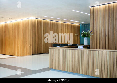 L'intérieur d'un bloc urbain rénové dans le centre de Londres, 10 New Burlington Street, Londres, Angleterre Banque D'Images