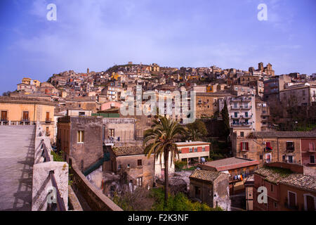 Voir d'Agira, petite ville dans le centre de la Sicile. Banque D'Images