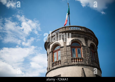 La ville de Mexico, Mexique - Puisque la construction a commencé vers 1785, Château de Chapultepec est une académie militaire, résidence impériale, présidentiel, d'accueil, de l'observatoire et est maintenant Mexico's National History Museum (Museo Nacional de Historia). Il est situé au-dessus de la colline de Chapultepec, au cœur de la ville de Mexico. Banque D'Images