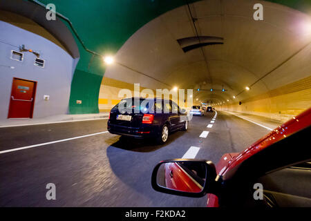 L'ouverture de la 6-km-long tunnel Blanka, dont la construction a duré huit ans et coûté 43 milliards de couronnes, à Prague, en République tchèque, le 19 septembre 2015. (CTK Photo/Vit Simanek) Banque D'Images