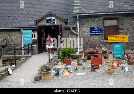 Jardin ornements faits par les prisonniers, le musée de la prison de Dartmoor, Princetown, Devon, England, UK Banque D'Images