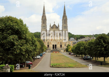 La basilique Notre-Dame de Tribunal 8.6, Boulevard de la Basilique, la loupe, Orne, Normandie, France Banque D'Images