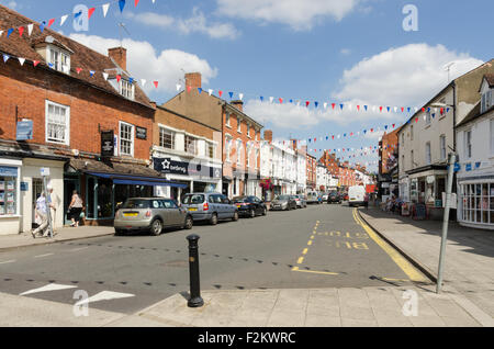 Boutiques dans High Street, Stratford-upon-Avon, Warwickshire Banque D'Images