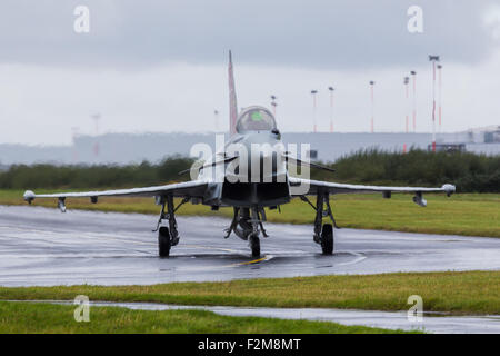 Typhoon de la RAF en roulage au décollage Banque D'Images