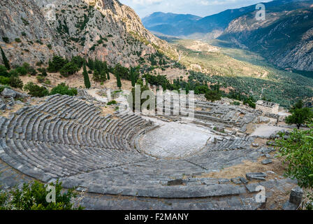 L'ancien théâtre dans le site archéologique de Delphes, en Grèce Banque D'Images