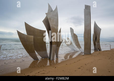 La Les Braves de se souvenir commémoratif le Jour J DE LA SECONDE GUERRE MONDIALE à Omaha Beach à Colleville-sur-Mer Normandie France Banque D'Images