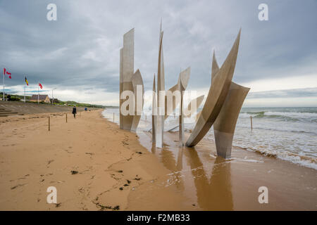 La Les Braves de se souvenir commémoratif le Jour J DE LA SECONDE GUERRE MONDIALE à Omaha Beach à Colleville-sur-Mer Normandie France Banque D'Images