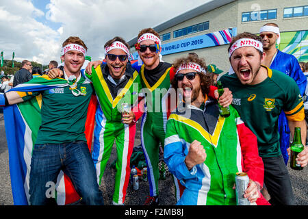 Fans de Rugby d'Afrique du Sud arrivent à regarder leur équipe jouer le Japon dans leur match d'ouverture de la Coupe du Monde de Rugby 2015, Brighton, UK Banque D'Images