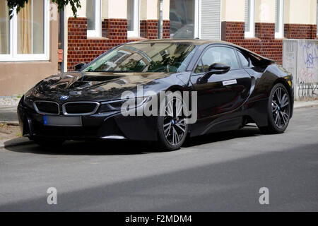 Ein BMW i8 Porsche 906/910, Berlin. Banque D'Images