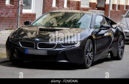 Ein BMW i8 Porsche 906/910, Berlin. Banque D'Images