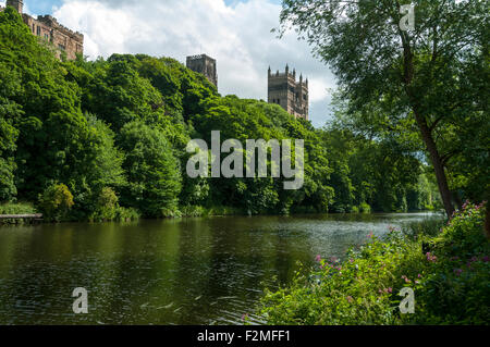 Cathédrale de Durham et le château sur la rivière l'usure. Durham, England, UK. Banque D'Images