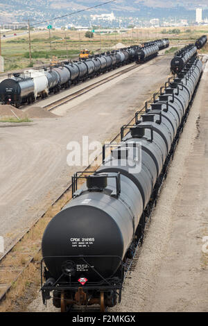 Salt Lake City, Utah - wagons transportant du pétrole brut. Banque D'Images
