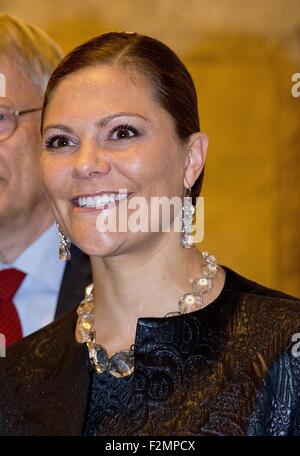 Gamla Stan, Stockholm. Sep 21, 2015. Femmes enceintes La Princesse Victoria de Suède assiste à la présentation de l'Agence suédoise de l'anniversaire de la fondation du cerveau grant à Gamla Stan, Stockholm, 21 septembre 2015. Photo : Albert Philip van der Werf/pre/ - AUCUN FIL - SERVICE/dpa/Alamy Live News Banque D'Images