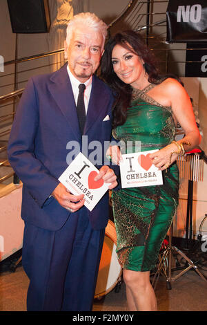 Londres, Royaume-Uni. 9 septembre 2015. Sur la photo : Nicky Haslam avec Nancy dell'Olio. Nancy dell'Olio, Loyd Grossman et Nicky Haslam étoile dans un exclusif King's Road cabaret à la Faisanderie à l'appui de la campagne Pas de Traverse à Chelsea. La campagne est contre les plans d'un traverse 2 gare à Chelsea. Banque D'Images