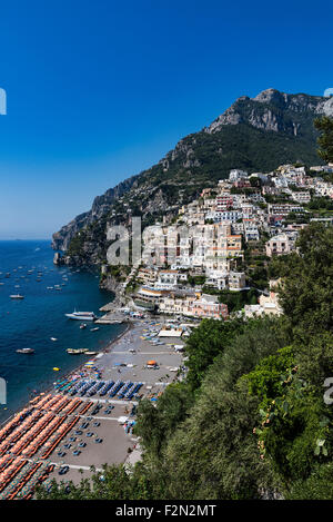 La charmante station balnéaire village de Positano, Amalfi Coast, Italie Banque D'Images