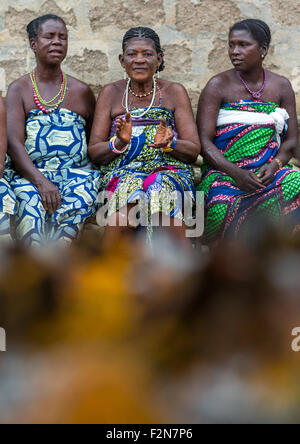 Le Bénin, en Afrique de l'Ouest, Bopa, femmes au cours d'une cérémonie vaudou Banque D'Images